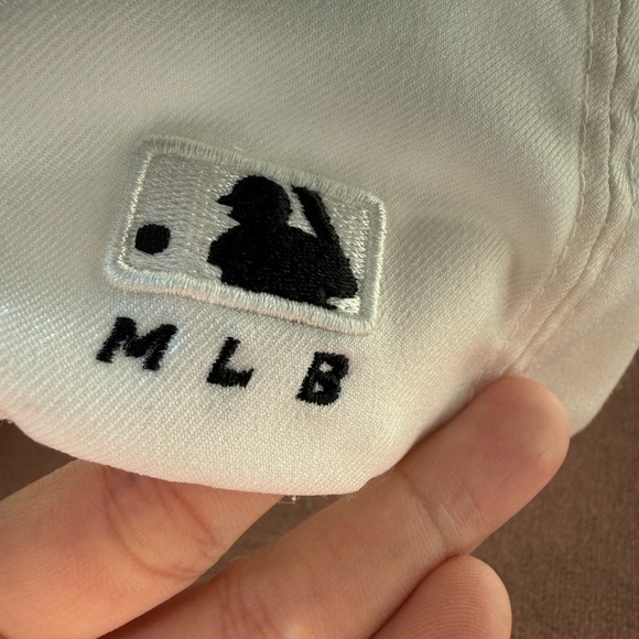 MLB Kids Baseball Cap – Korea Limited Edition, Rare Metal Ring Detail (4–7Y) - Picture 3 of 8